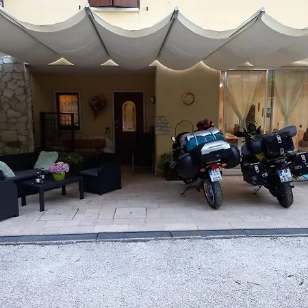 לינה וארוחת בוקר Casabasoti